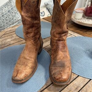 Justin Boots Tan Suede Interior size 9.5-10.5.